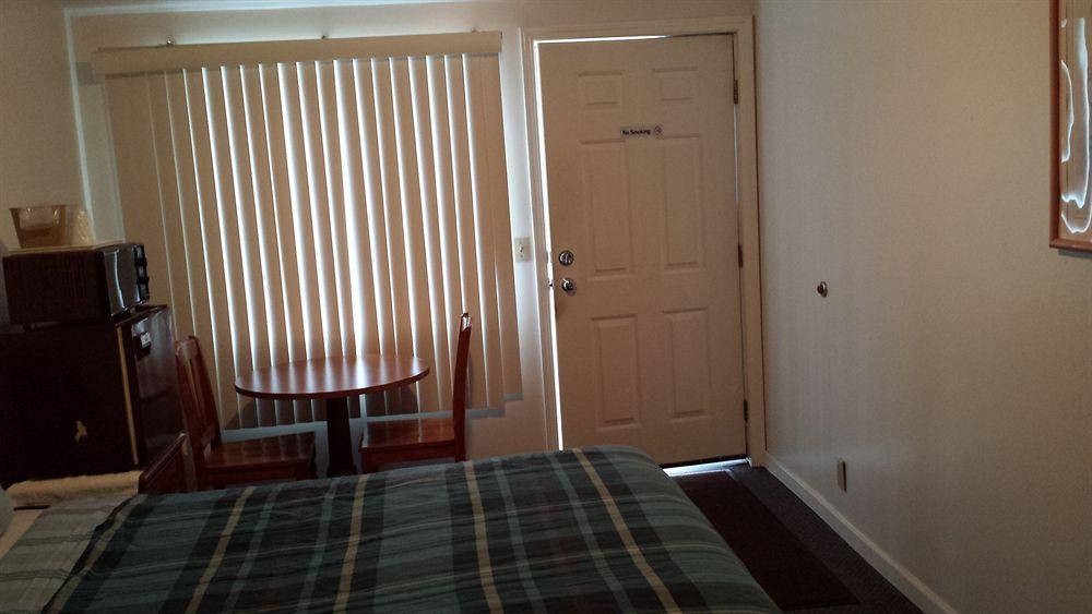 Relax Inn Webster Exterior foto